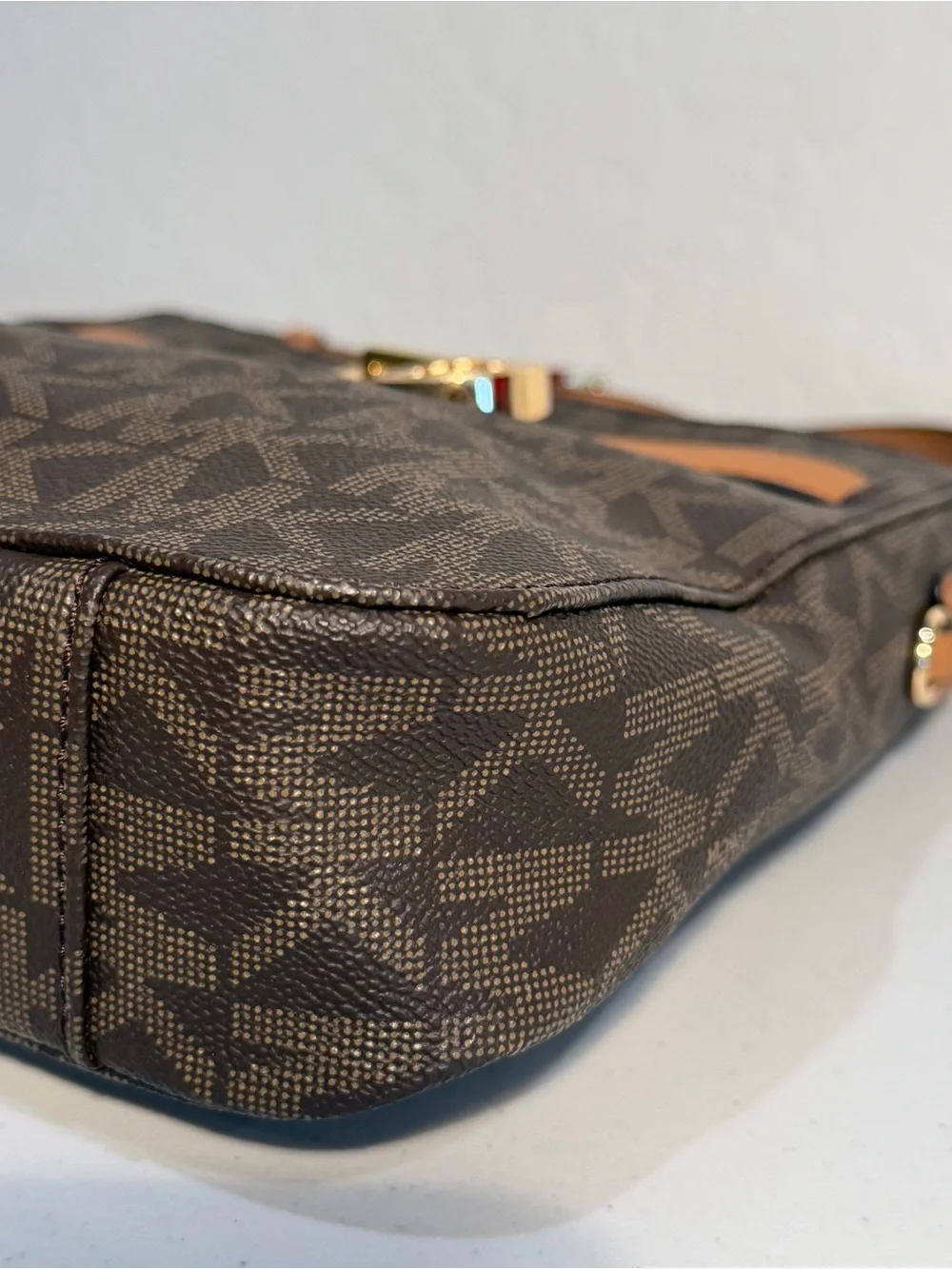 Michael Kors Hamilton Traveler Crossbody